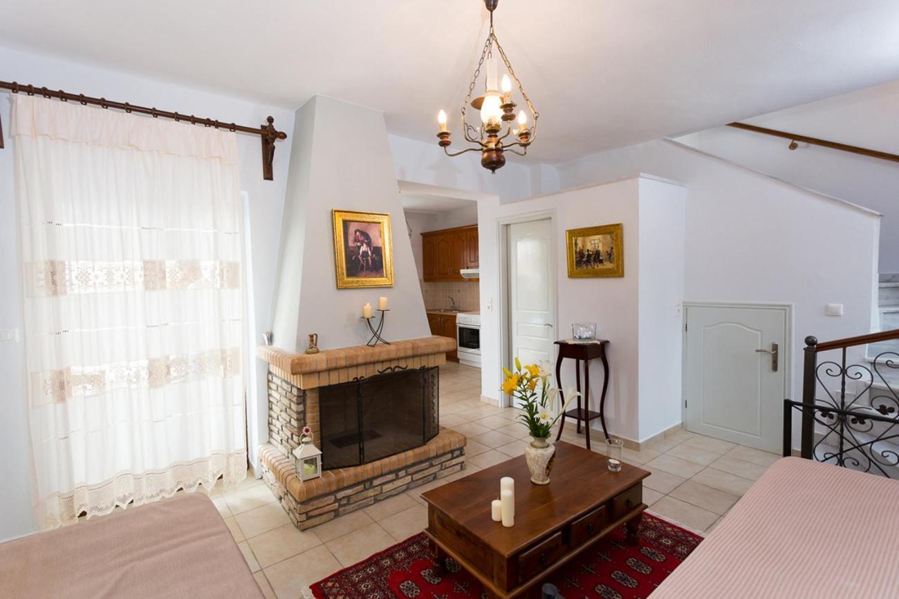 Pleiades Seaside Residences In Mani Agios Nikolaos  Room photo