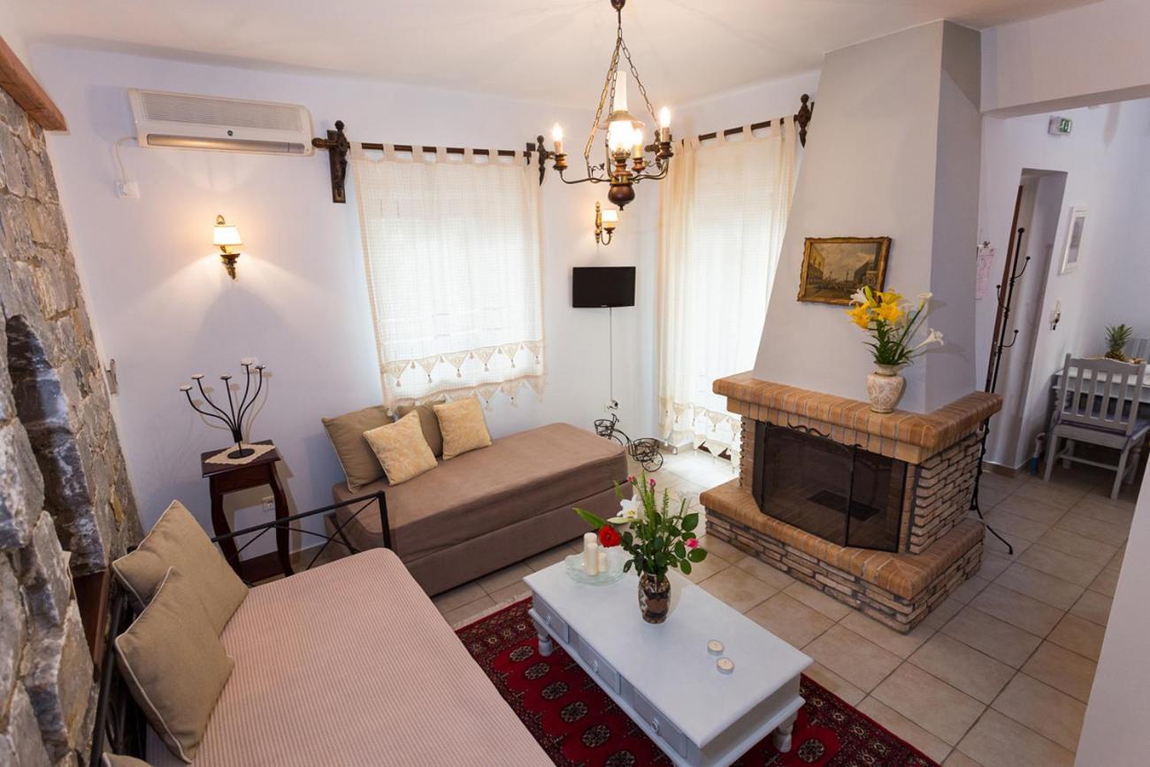 Pleiades Seaside Residences In Mani Agios Nikolaos  Room photo