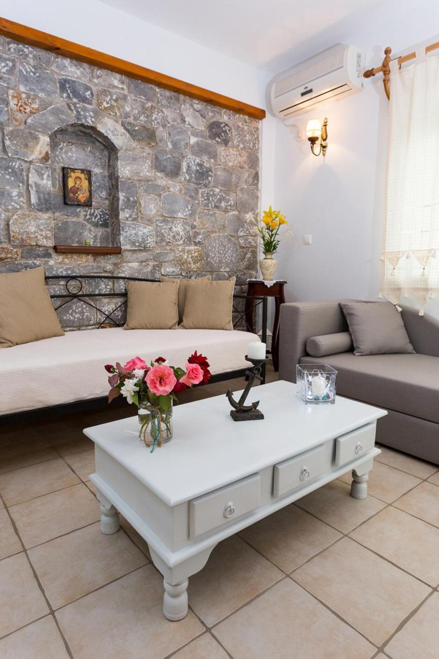 Pleiades Seaside Residences In Mani Agios Nikolaos  Room photo