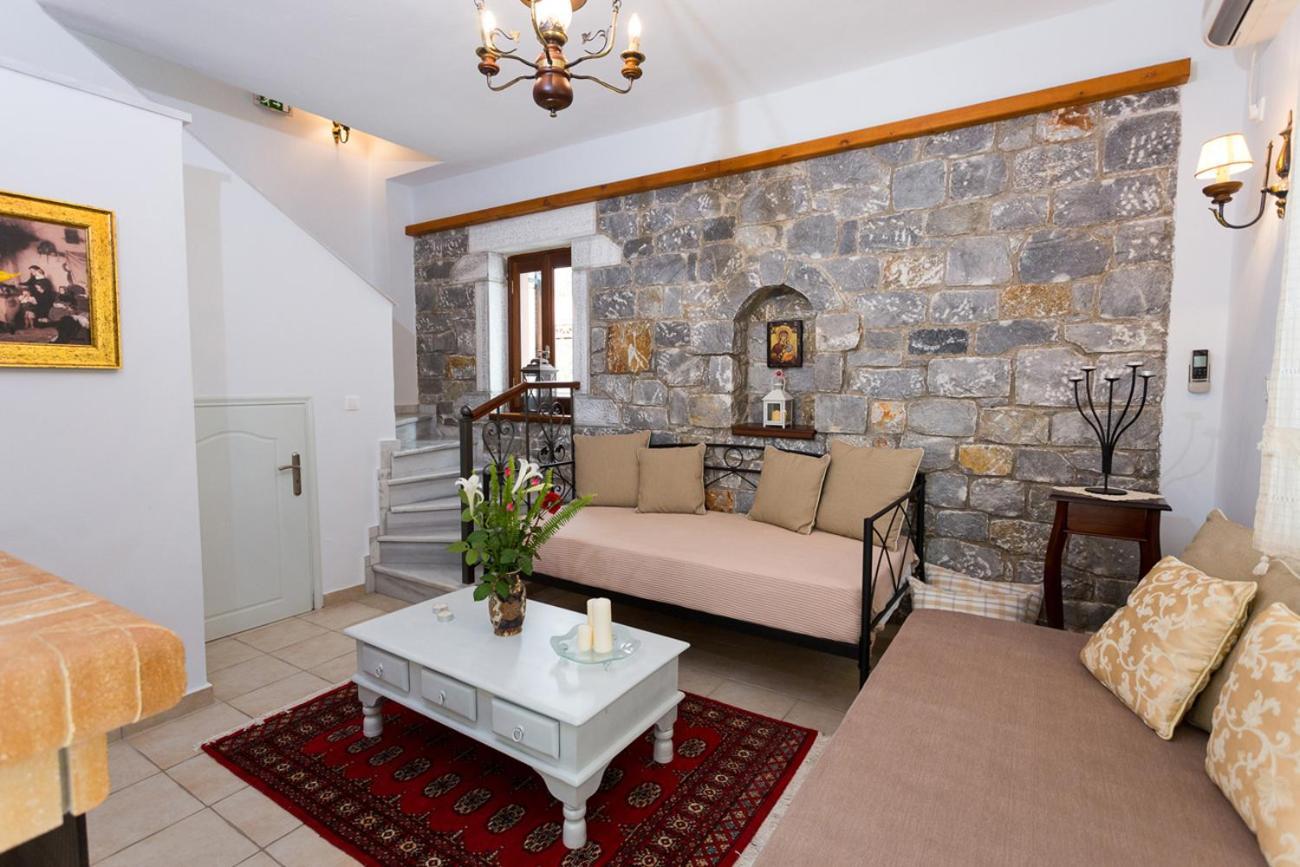 Pleiades Seaside Residences In Mani Agios Nikolaos  Room photo