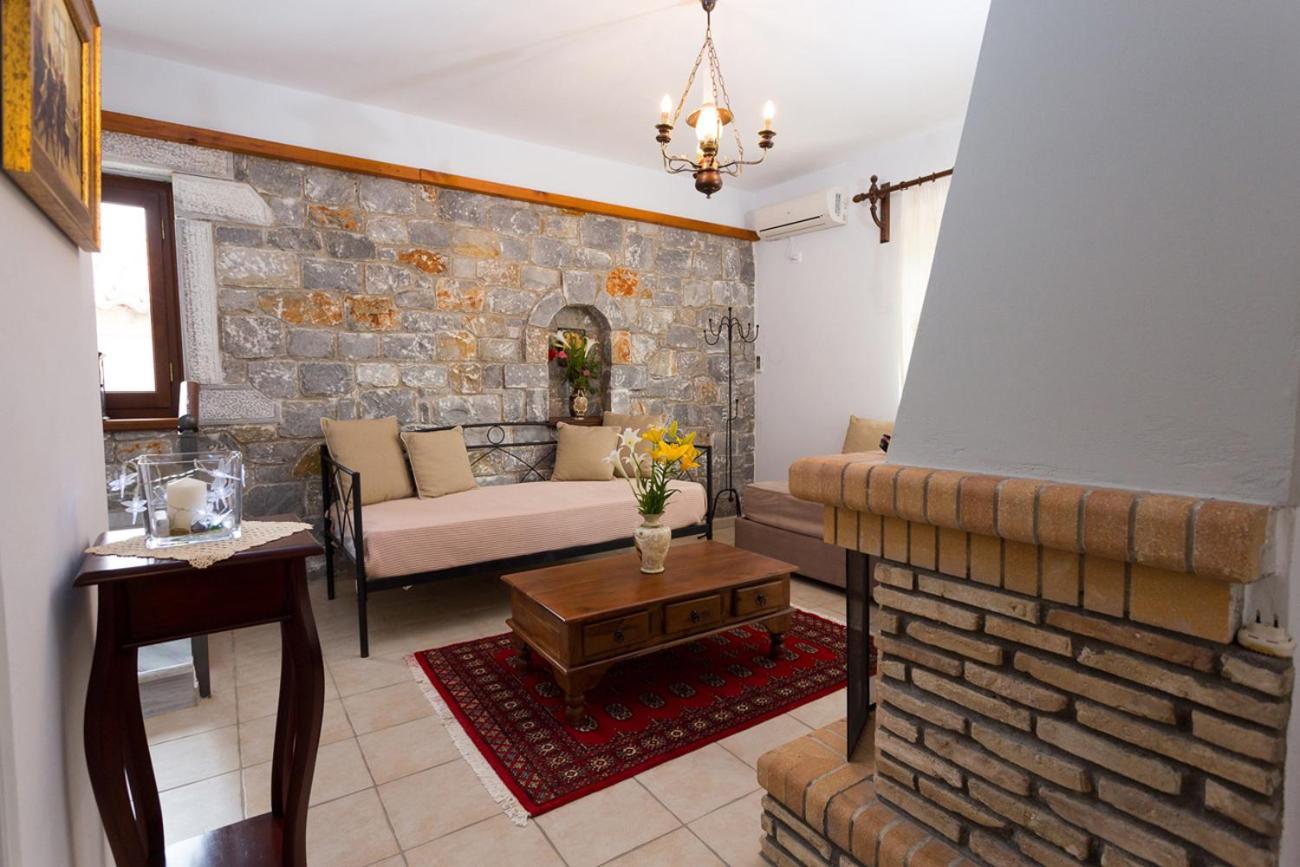Pleiades Seaside Residences In Mani Agios Nikolaos  Room photo