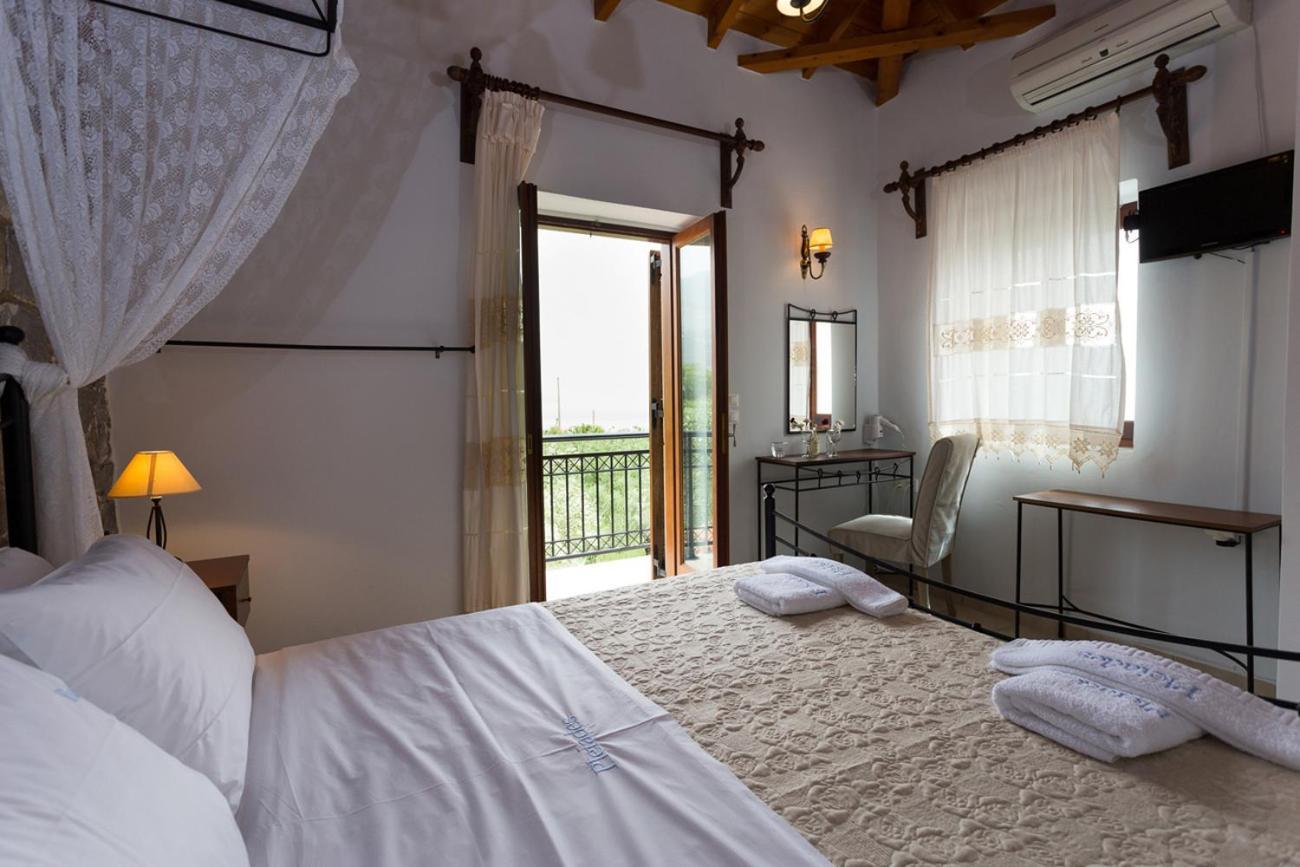 Pleiades Seaside Residences In Mani Agios Nikolaos  Room photo