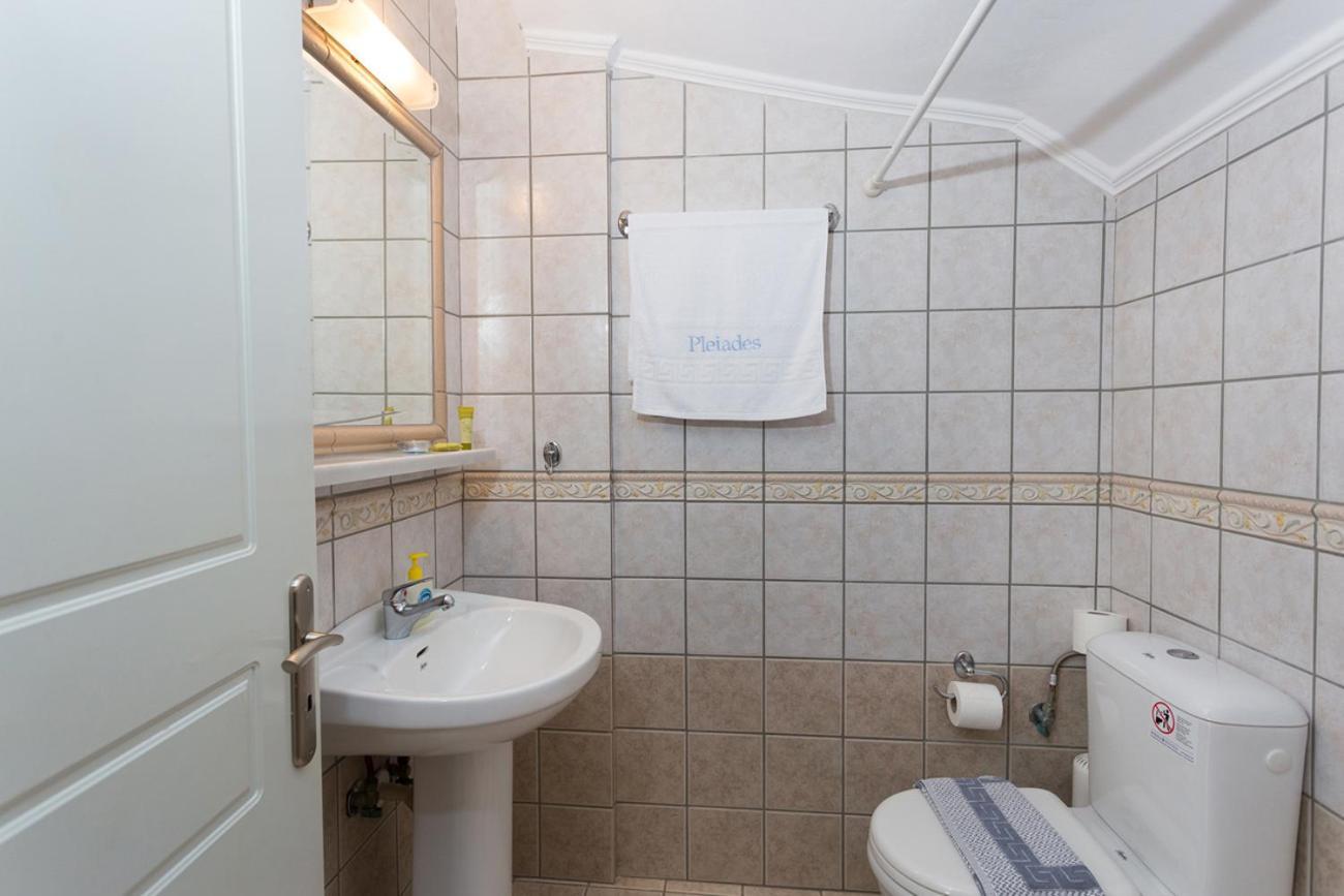 Pleiades Seaside Residences In Mani Agios Nikolaos  Room photo