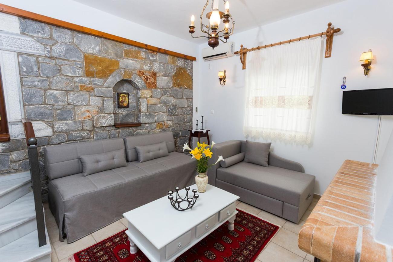 Pleiades Seaside Residences In Mani Agios Nikolaos  Room photo