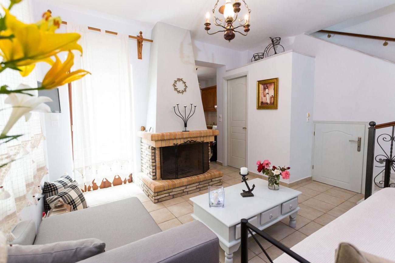 Pleiades Seaside Residences In Mani Agios Nikolaos  Room photo